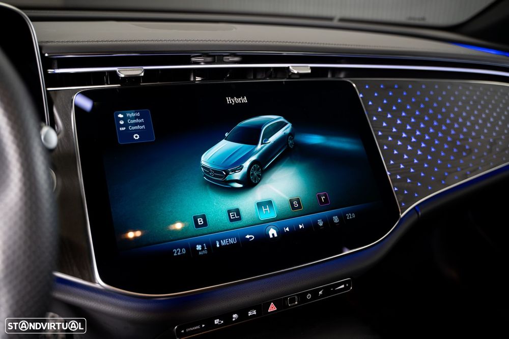 Mercedes-Benz E 300 - 40