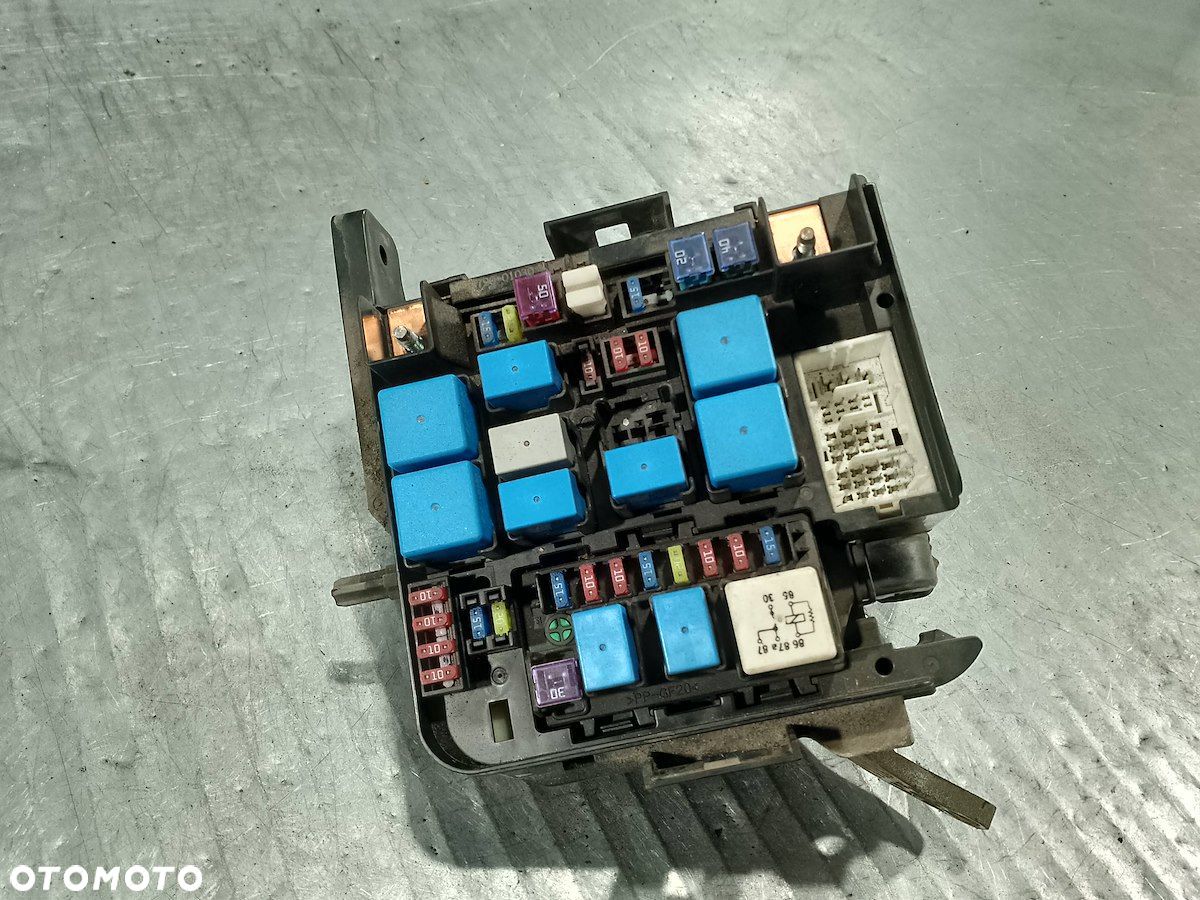 SKRZYNKA BEZPIECZNIKÓW HYUNDAI I30 I 91951-0Q000 1.4 16V - 1