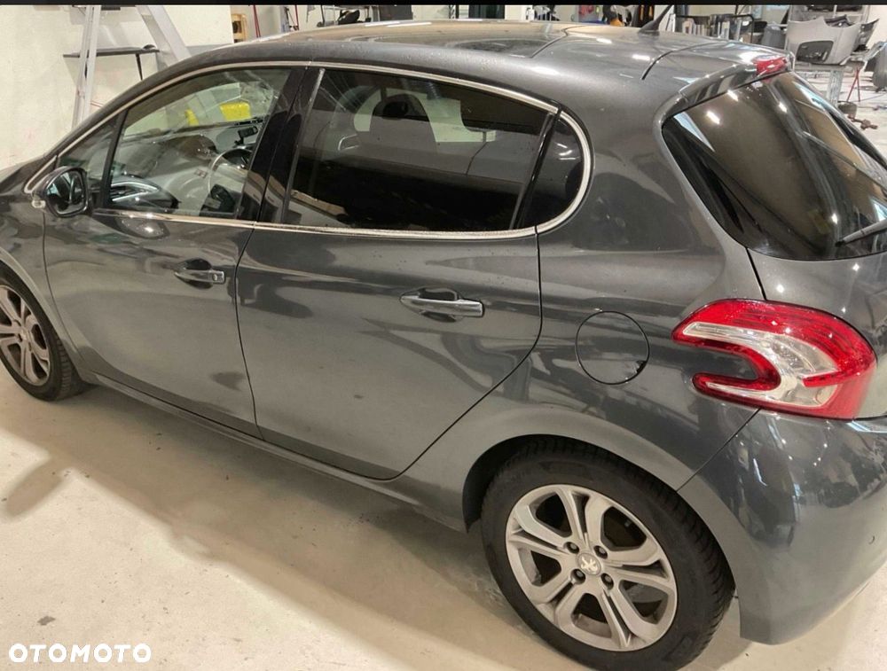 Peugeot 208 - 3