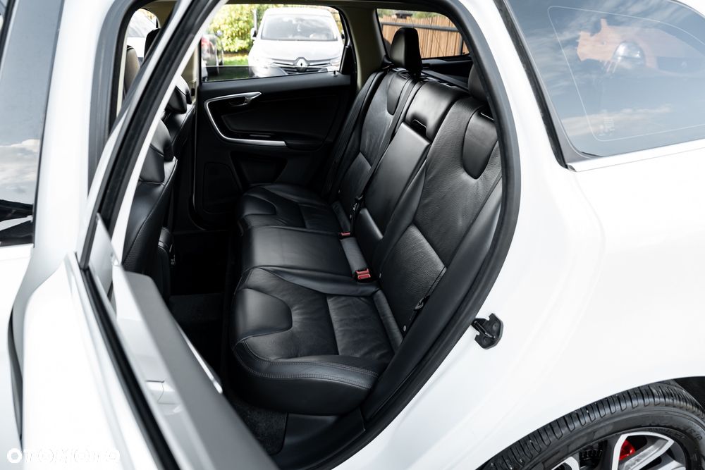 Volvo XC 60 D4 AWD Summum - 20