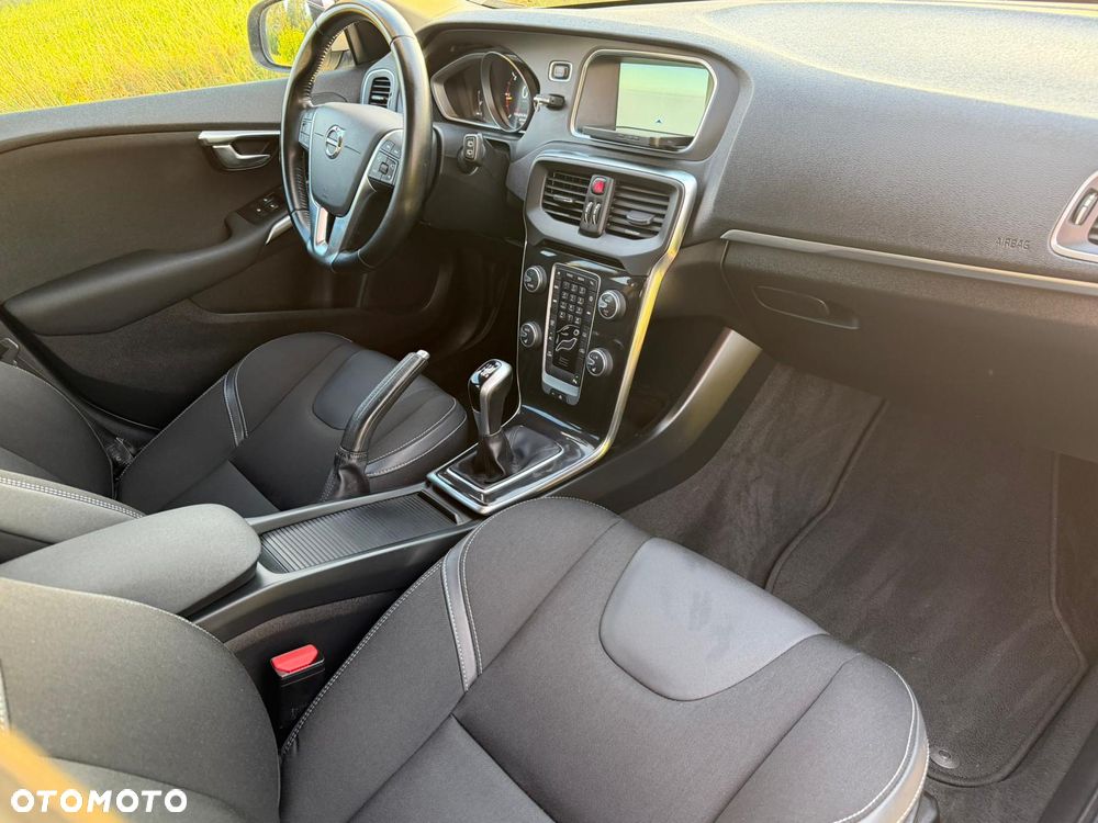 Volvo V40 D2 Drive-E Momentum - 29