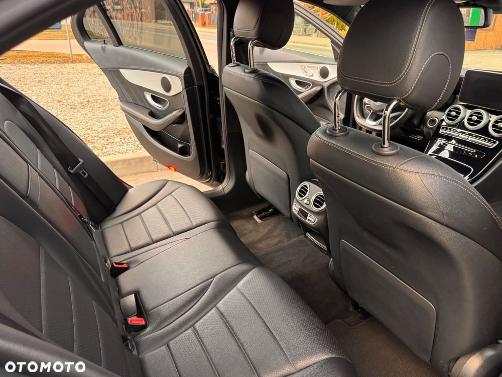 Mercedes-Benz Klasa C 200 7G-TRONIC AMG Line - 29