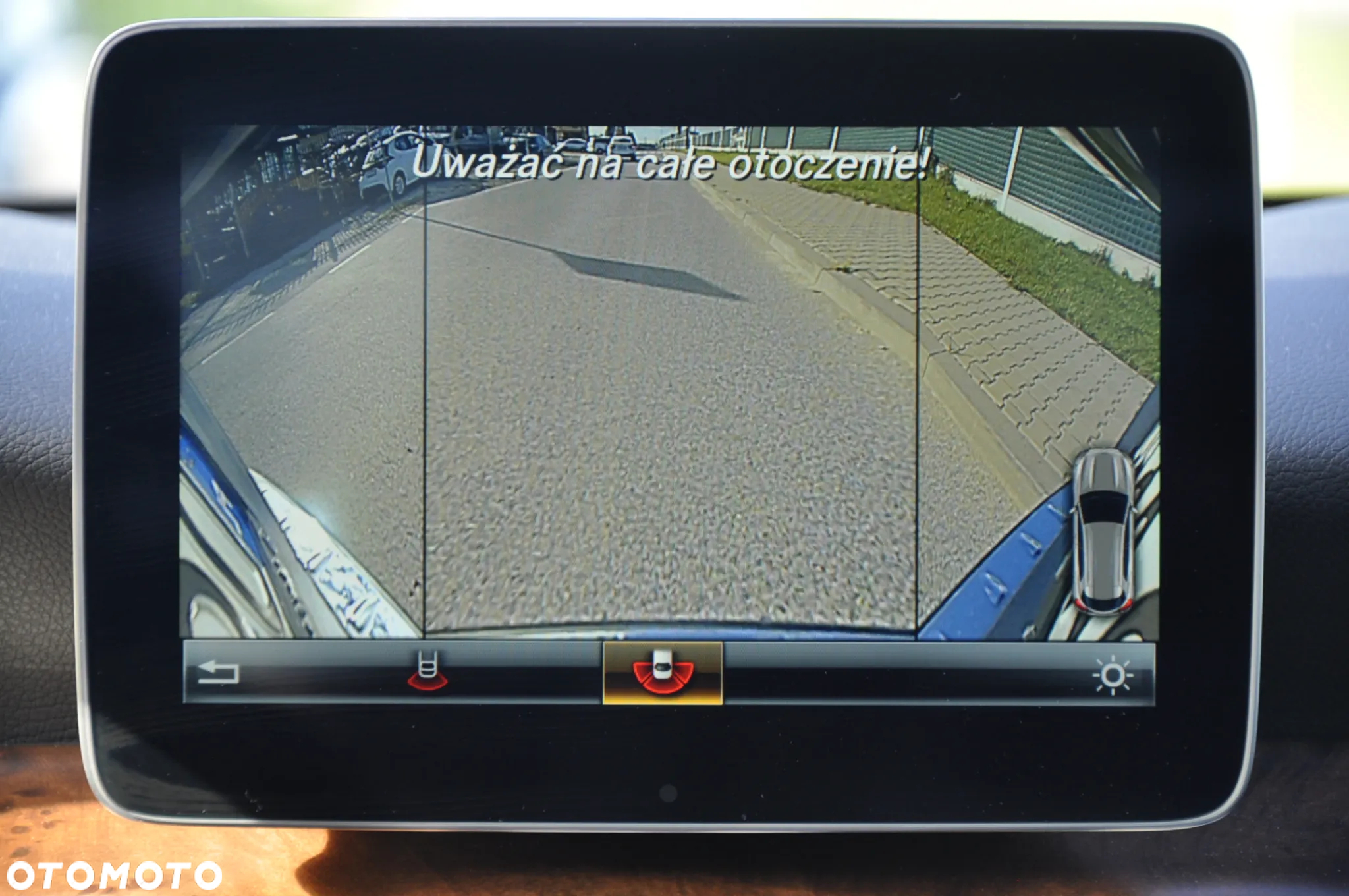 Mercedes-Benz GLA 180 7G-DCT - 13