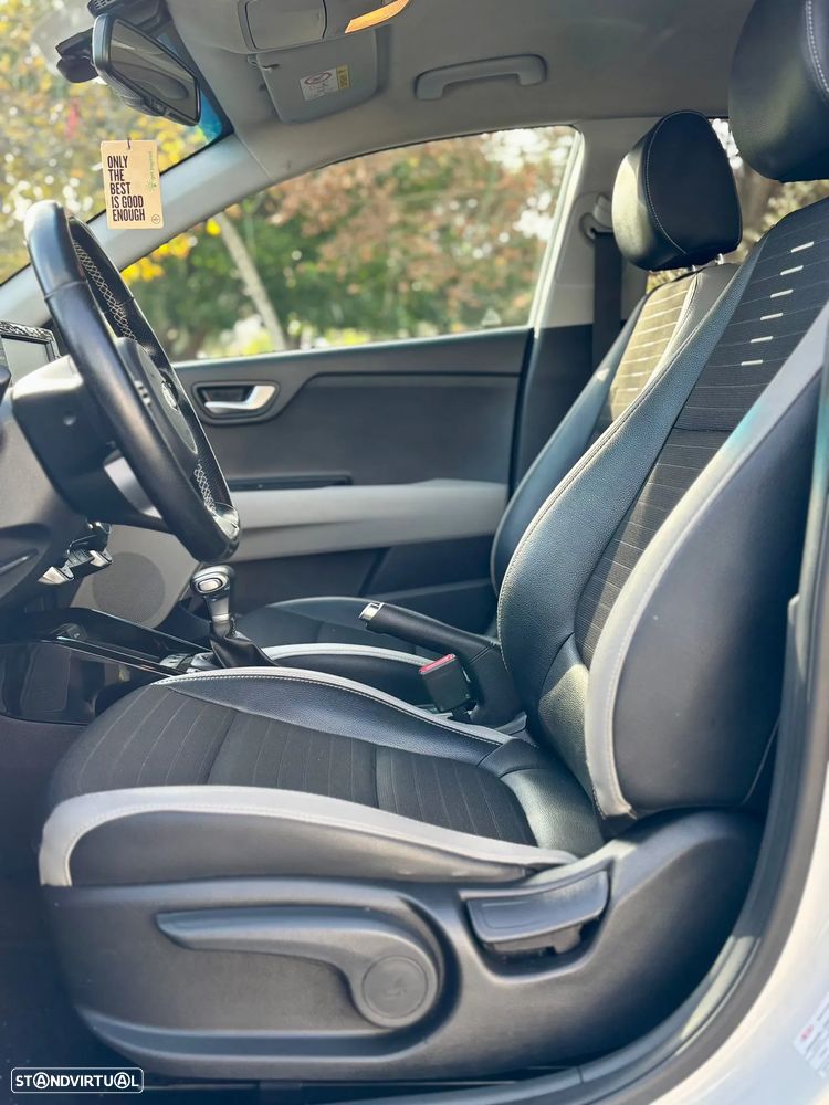 Kia Stonic 1.0 T-GDI Tech 7DCT - 3