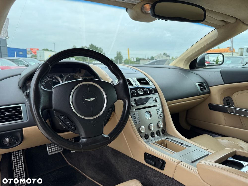 Aston Martin DB9 - 11