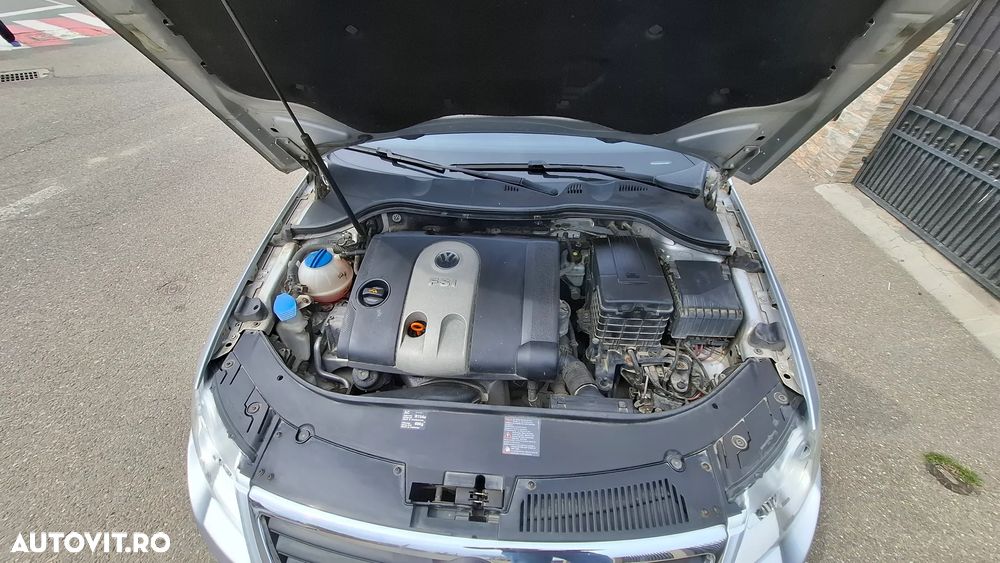 Volkswagen Passat 1.6 FSI Comfortline - 8