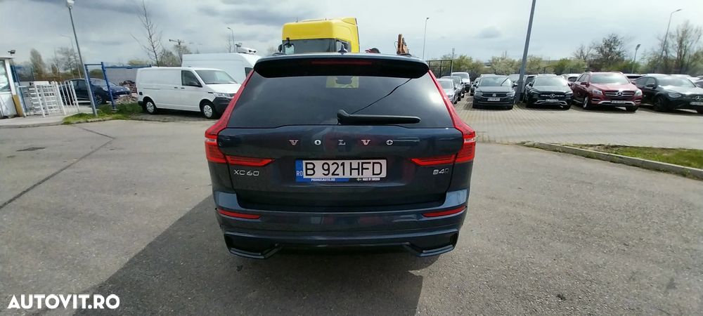 Volvo XC 60 B4 D AWD Ultimate Dark - 6
