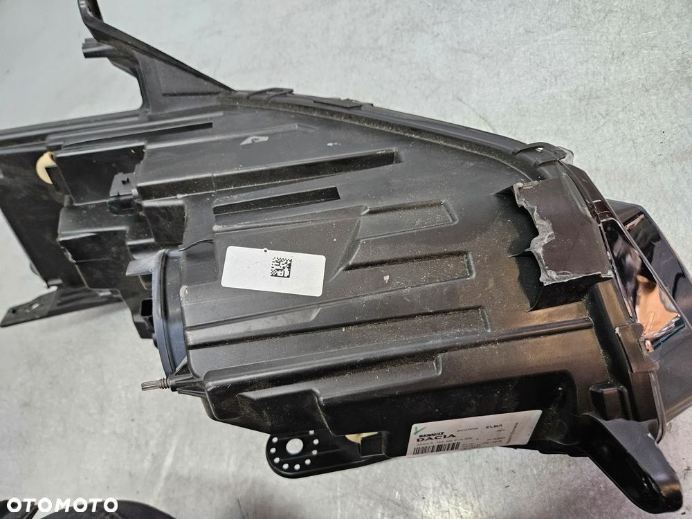 Dacia Sandero III Lampa przód - 6