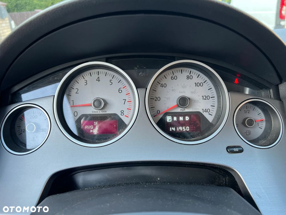 Volkswagen Routan - 19