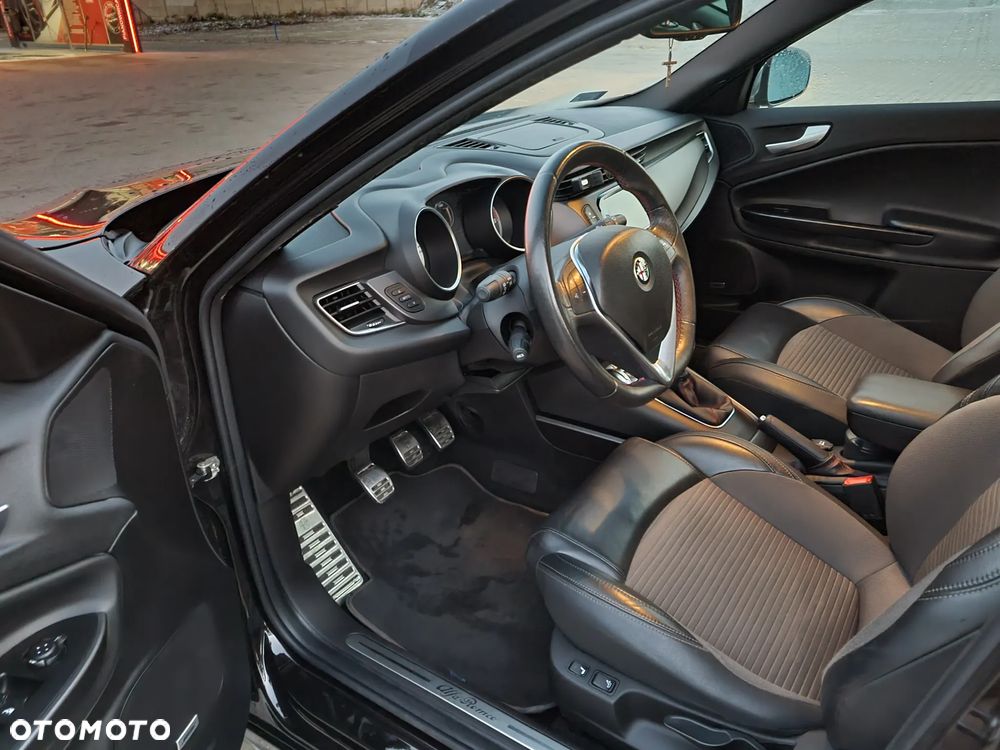 Alfa Romeo Giulietta 2.0 JTDM Exclusive - 6
