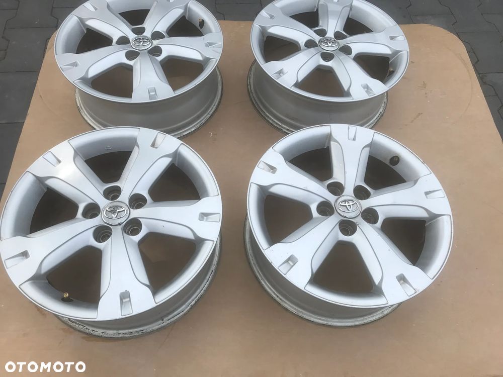 Felgi Toyota Avensis T25 Prius 6,5x16 5x100 ET39