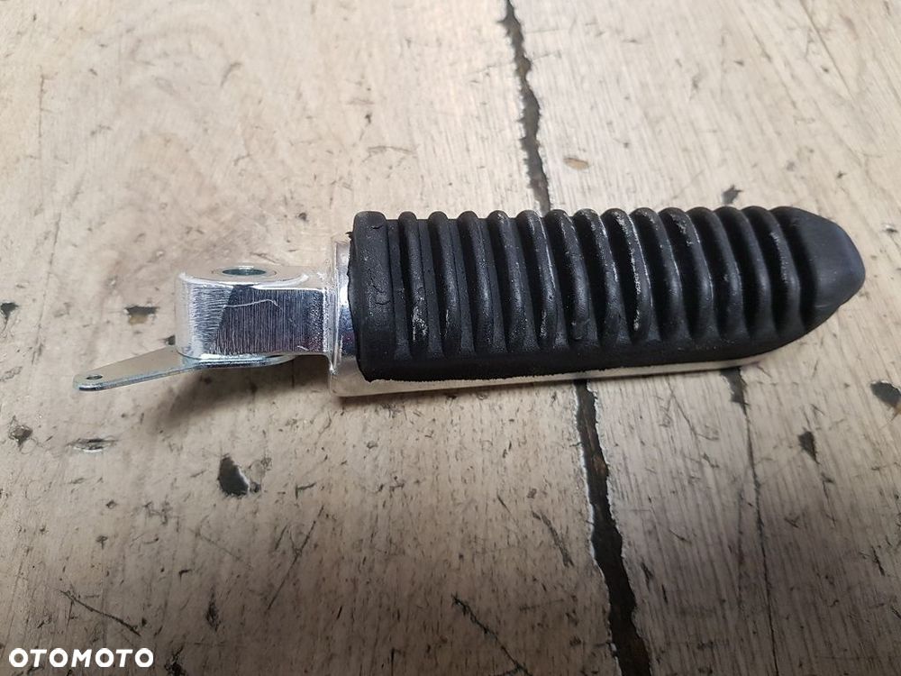 Podnóżek kierowcy prawy Suzuki GSX600F GSX750F 43510-19C02 - 5