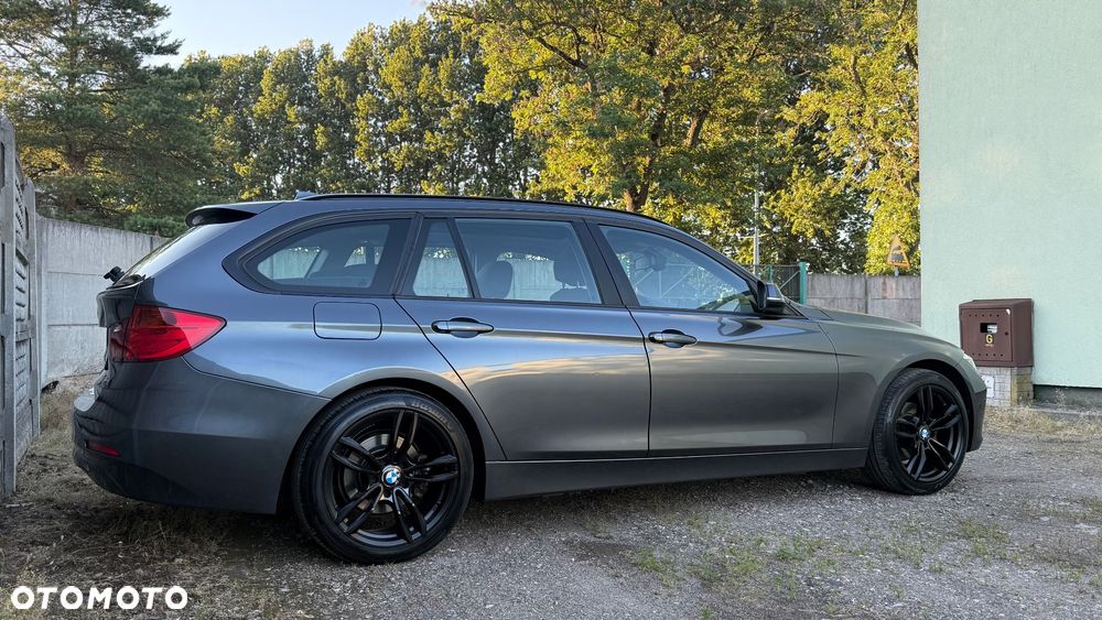 BMW Seria 3 - 36