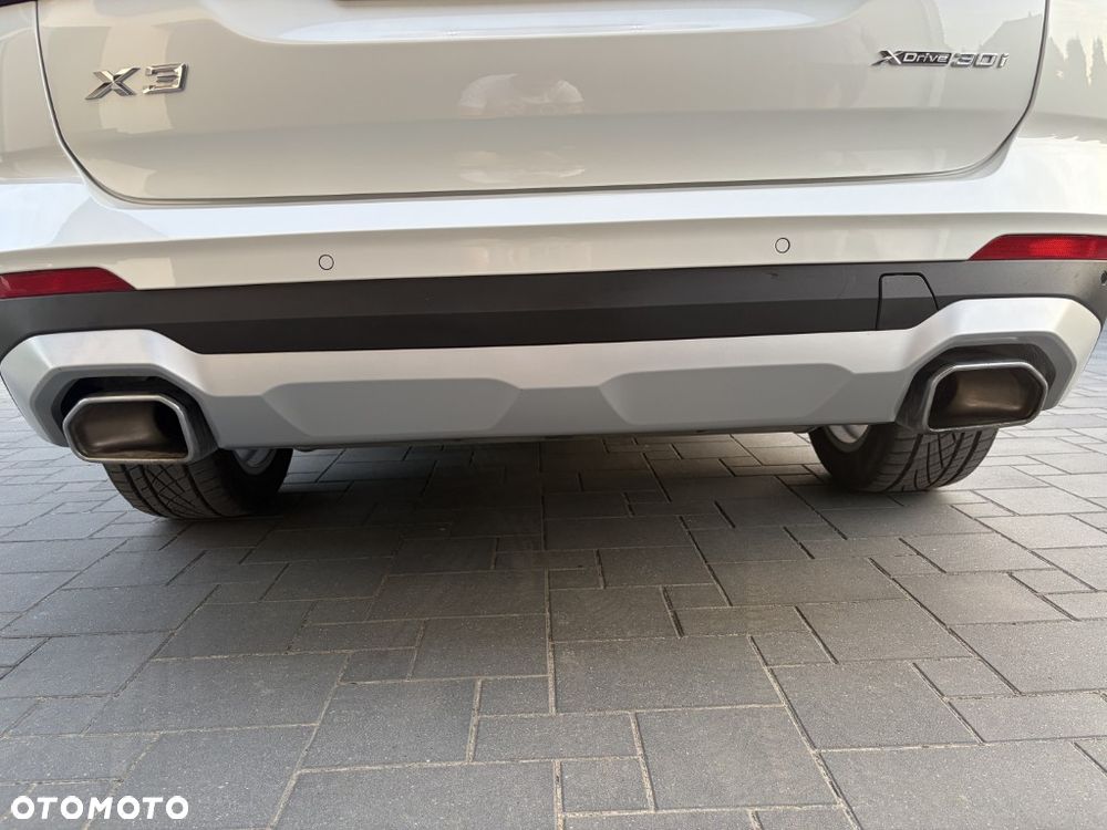 BMW X3 xDrive30i Luxury Line - 14