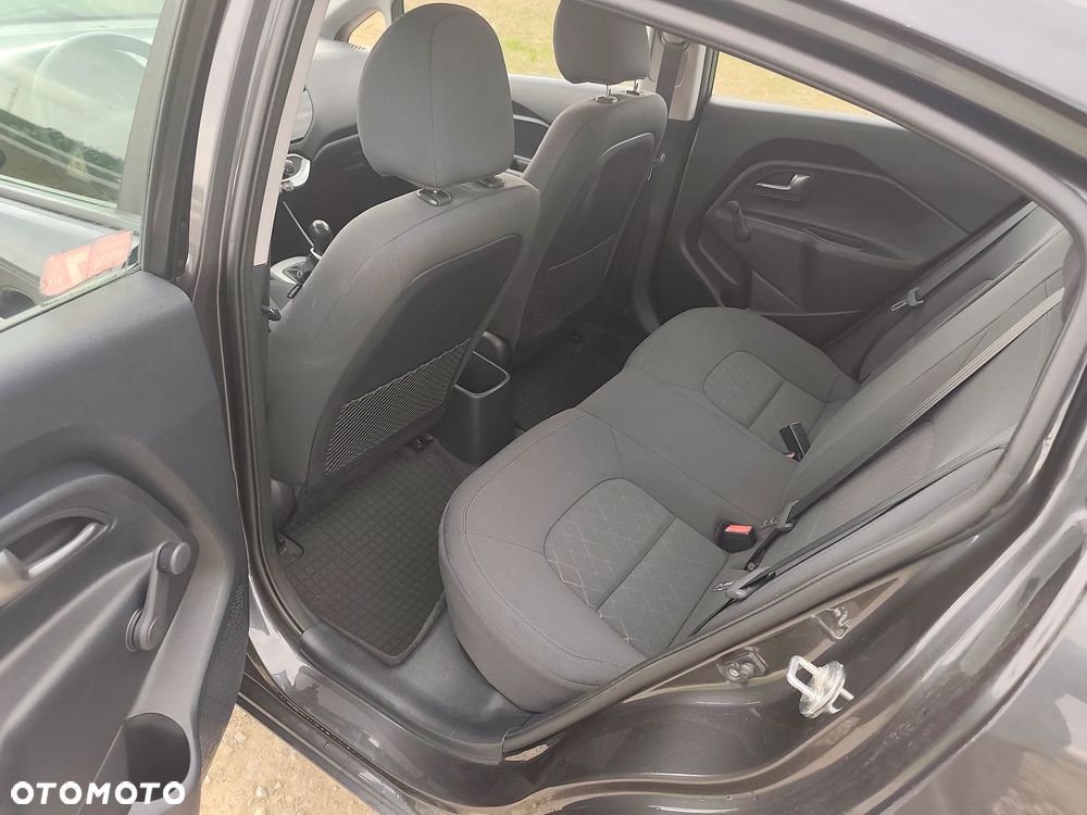 Kia Rio 1.4 M - 9