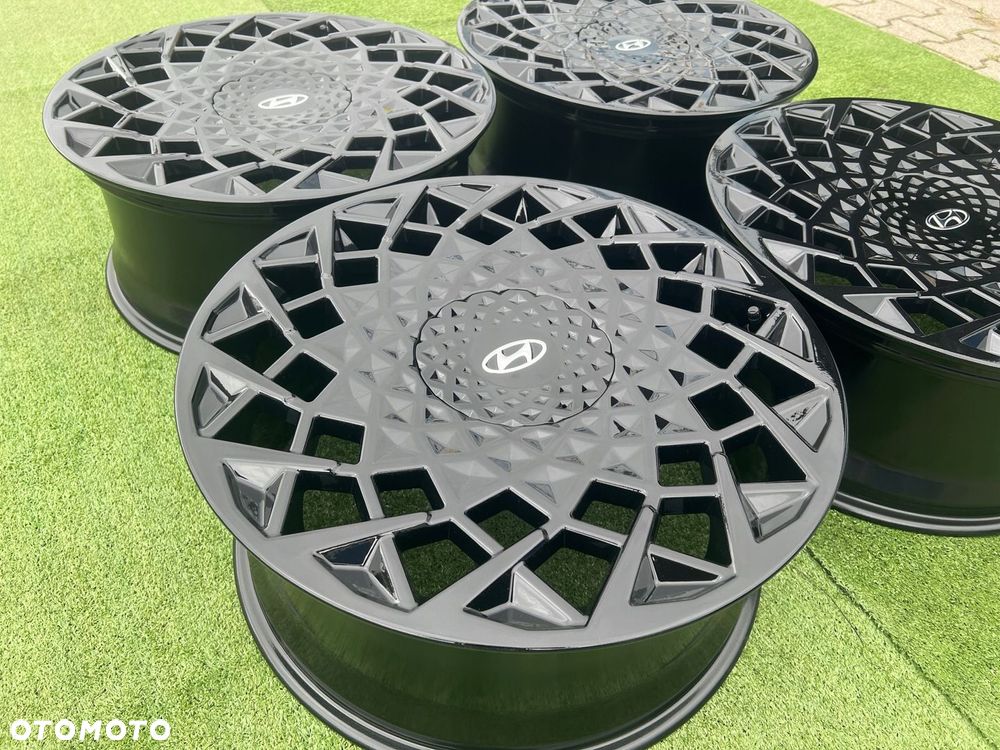 KOMPLET FELG FELGI ALU HYUNDAI IONIQ TUCSON SANTA FE 20 ORYGINALNE TPMS