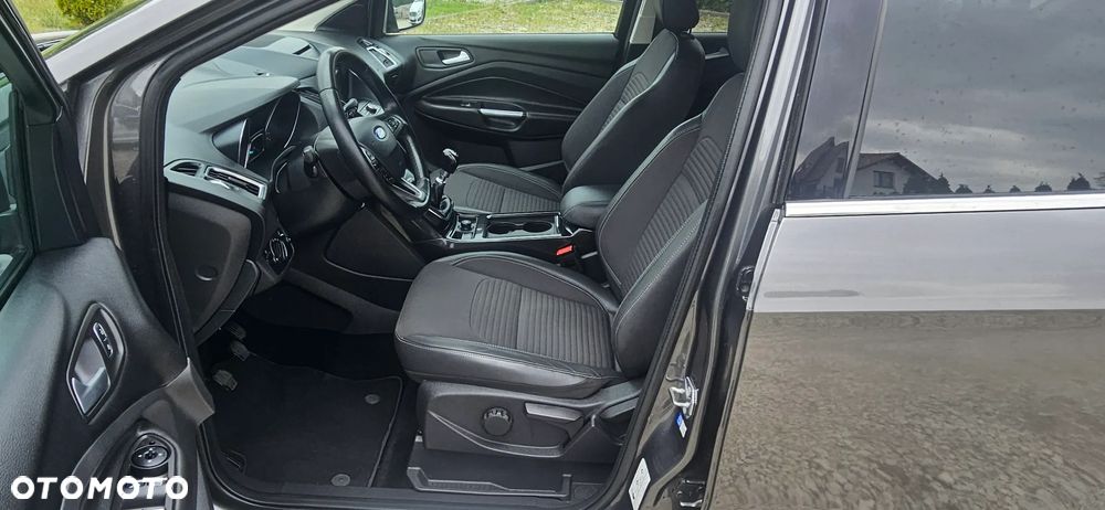 Ford Kuga 2.0 TDCi 2x4 Titanium - 27