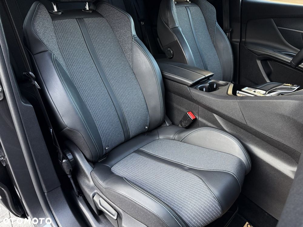 Peugeot 3008 1.5 BlueHDi Allure S&S EAT8 - 34