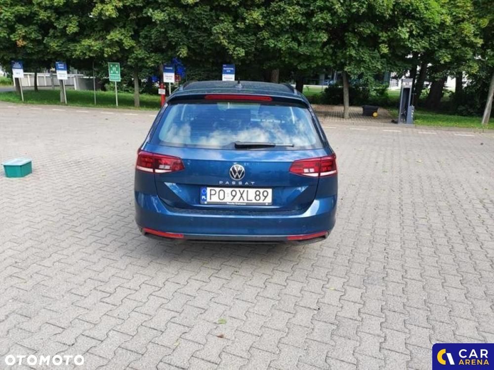Volkswagen Passat - 4