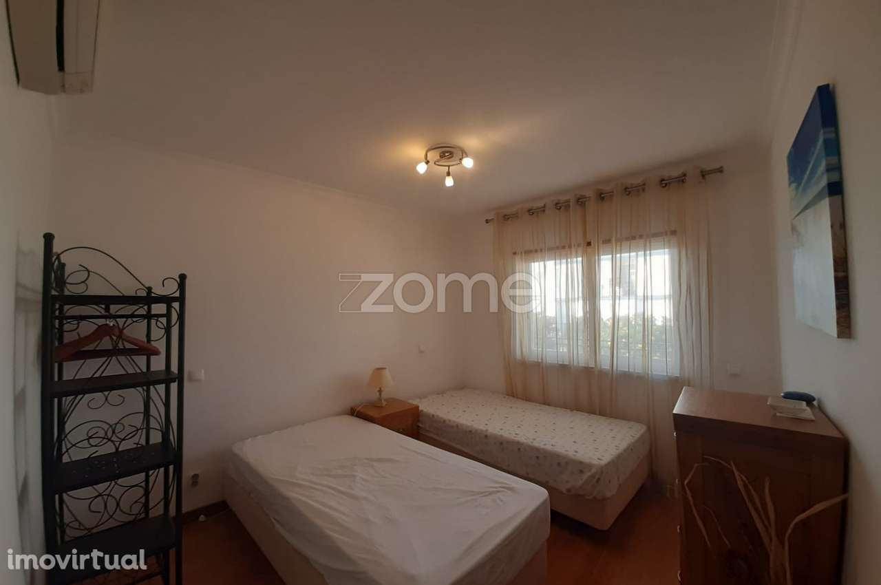 Arrenda-se T2 com Vista Mar, Terraço e Piscina - Grande imagem: 3/15