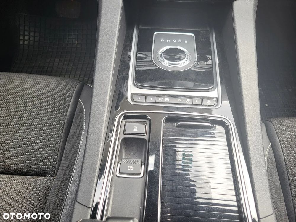 Jaguar F-Pace - 10