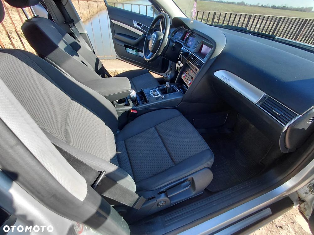 Audi A6 Avant 2.4 quattro - 25