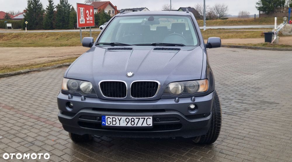 BMW X5 4.4i - 2