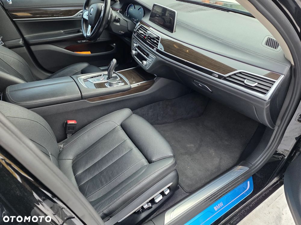 BMW Seria 7 740Li - 10