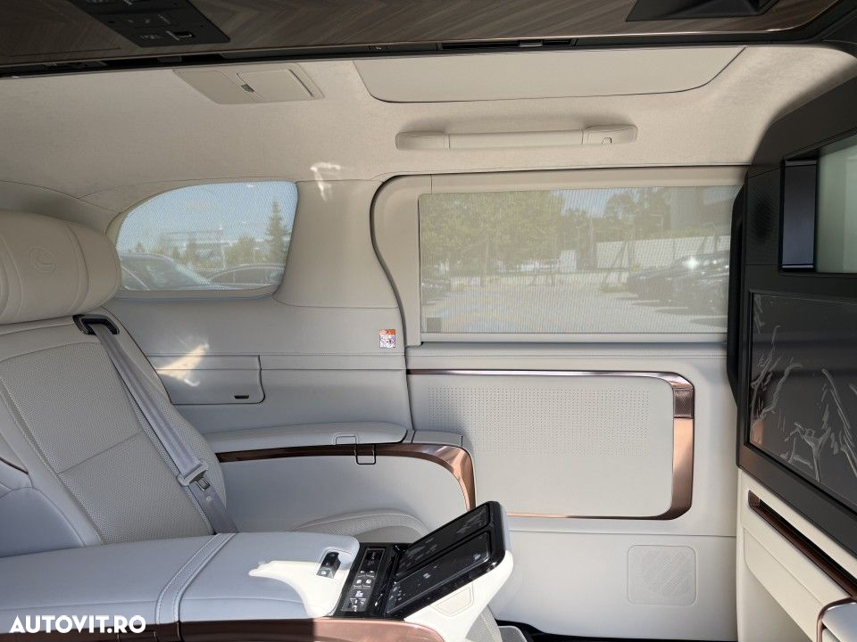 Lexus LM 350h Luxury - 28