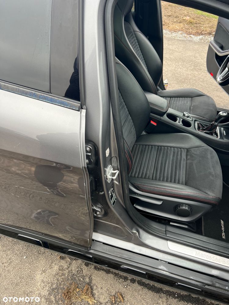 Mercedes-Benz GLA - 12