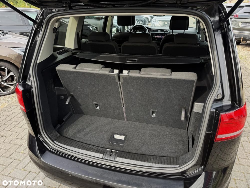 Volkswagen Touran 1.6 TDI SCR DSG IQ.DRIVE - 10