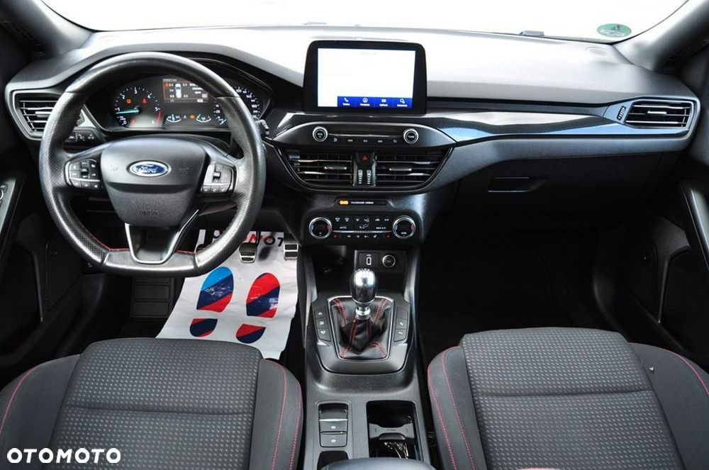 Ford Focus - 32