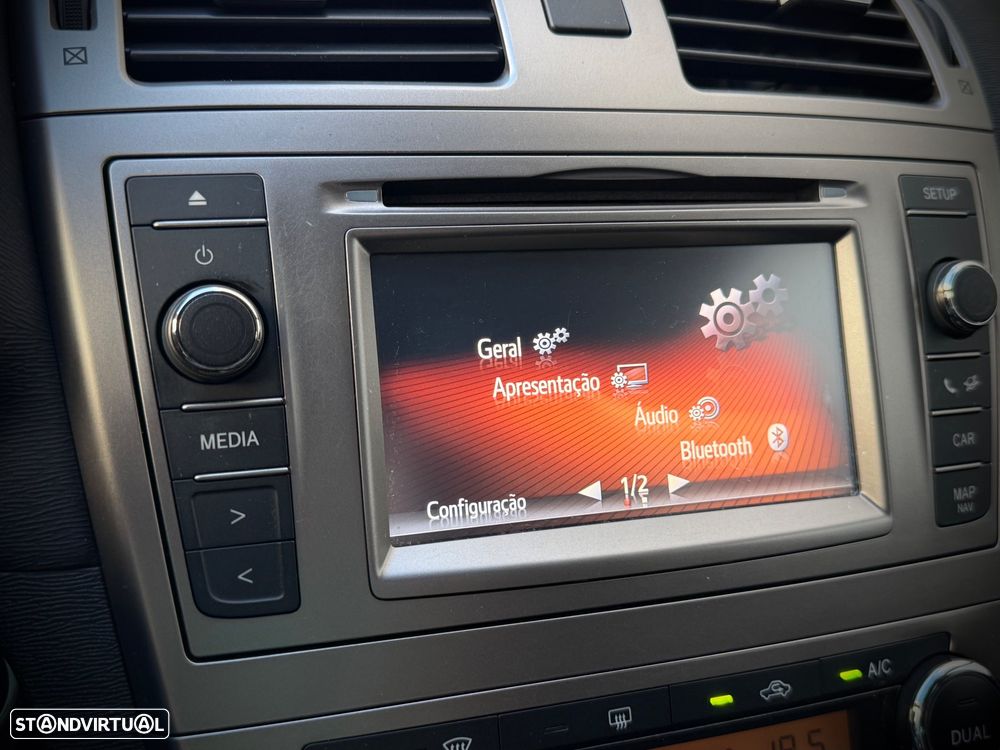 Toyota Avensis SW 2.0 D-4D Luxury - 15