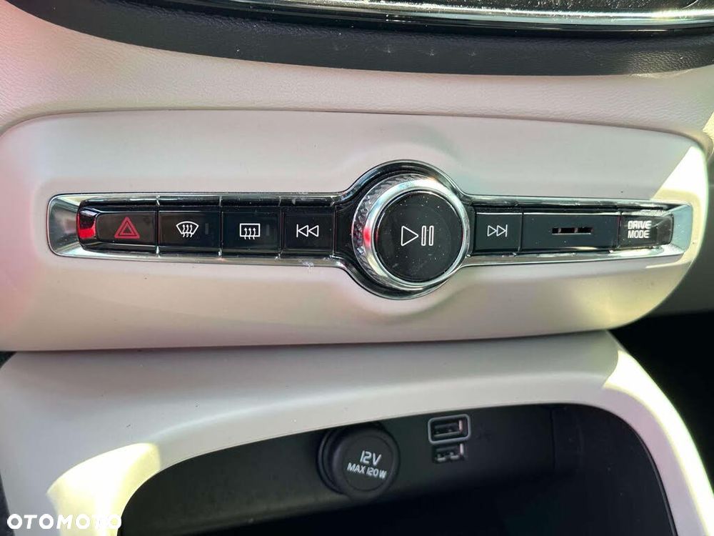 Volvo XC 40 T5 AWD Inscription - 19