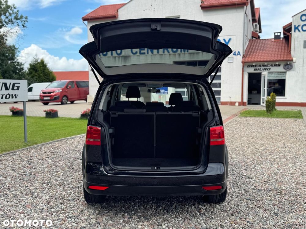 Volkswagen Touran - 34