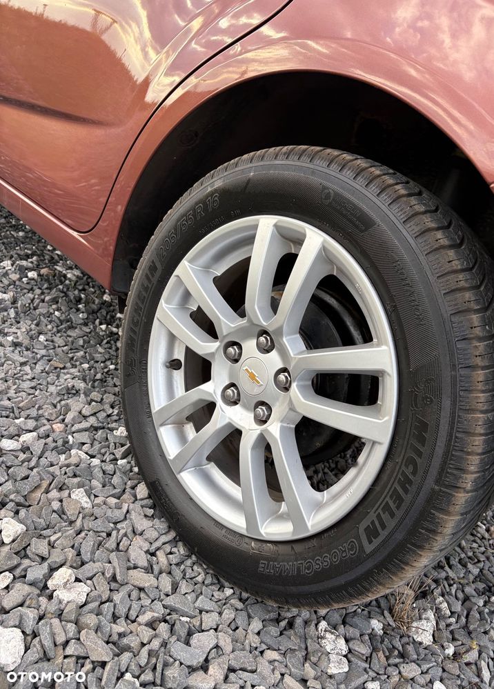 Chevrolet Aveo 1.6 LTZ - 27