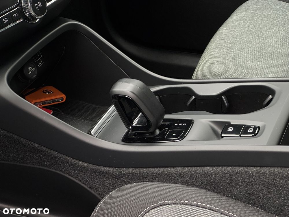 Volvo XC 40 T4 Plug-In Hybrid Core - 11