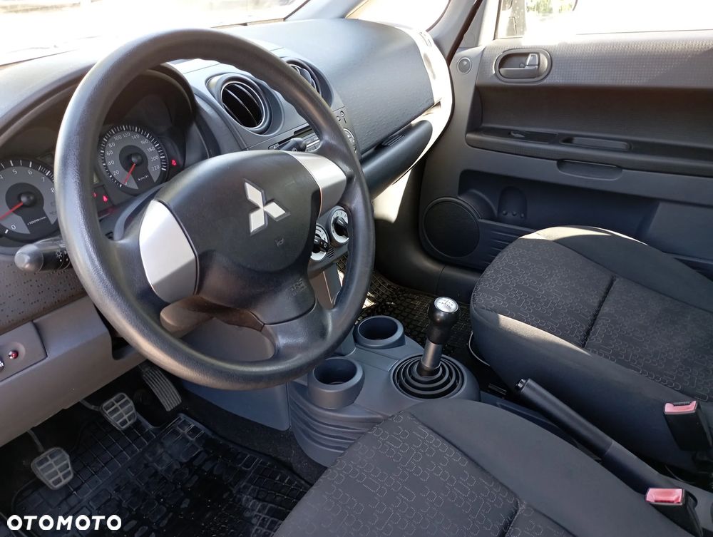 Mitsubishi Colt - 3