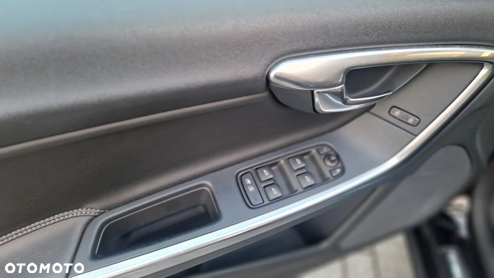 Volvo V60 D2 Kinetic - 33