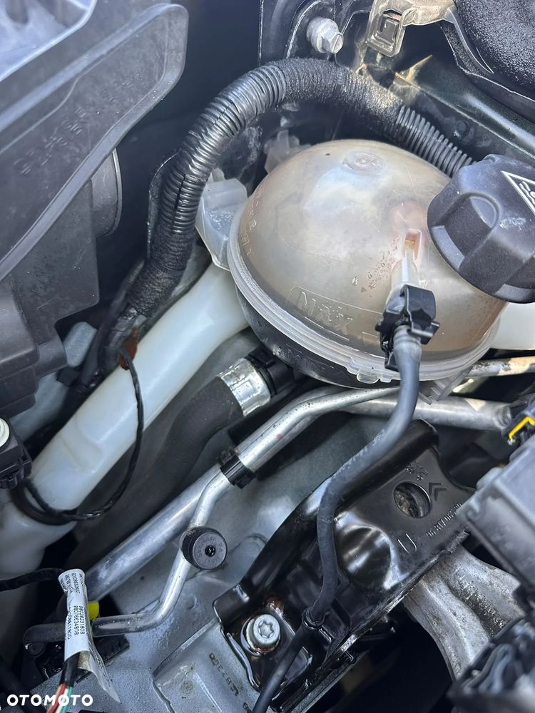 Peugeot 2008 PureTech 110 GPF Stop&Start EAT6 Allure - 13