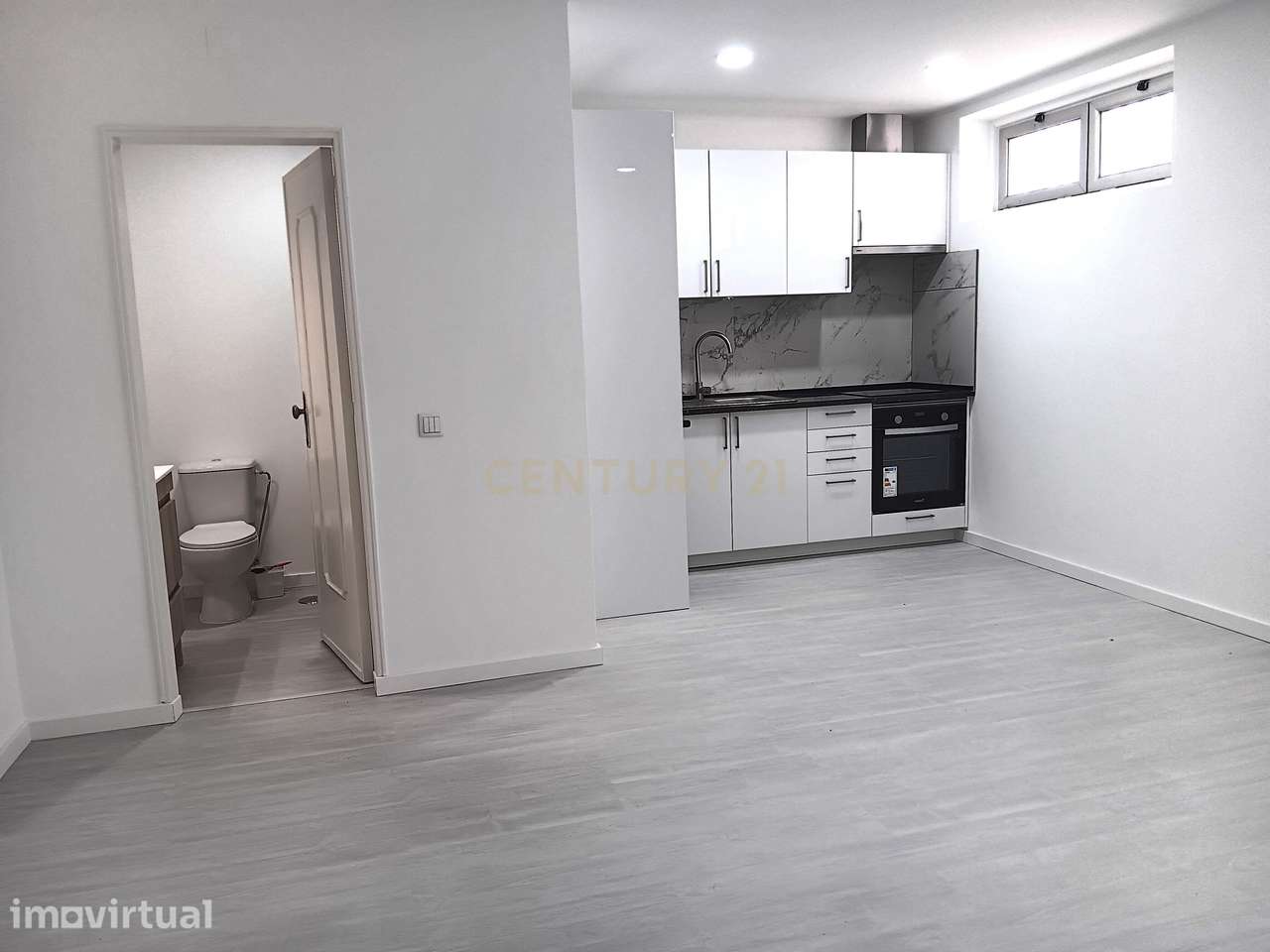 1 Assoalhada - Atelier transformado em Estúdio. Com Kitchenette e Casa - Grande imagem: 4/9