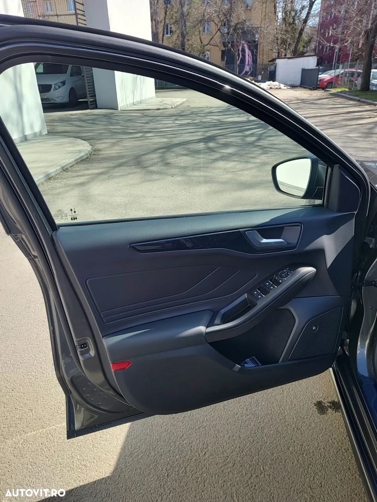 Ford Focus 2.3 Ecoboost 7DCT ST X - 35