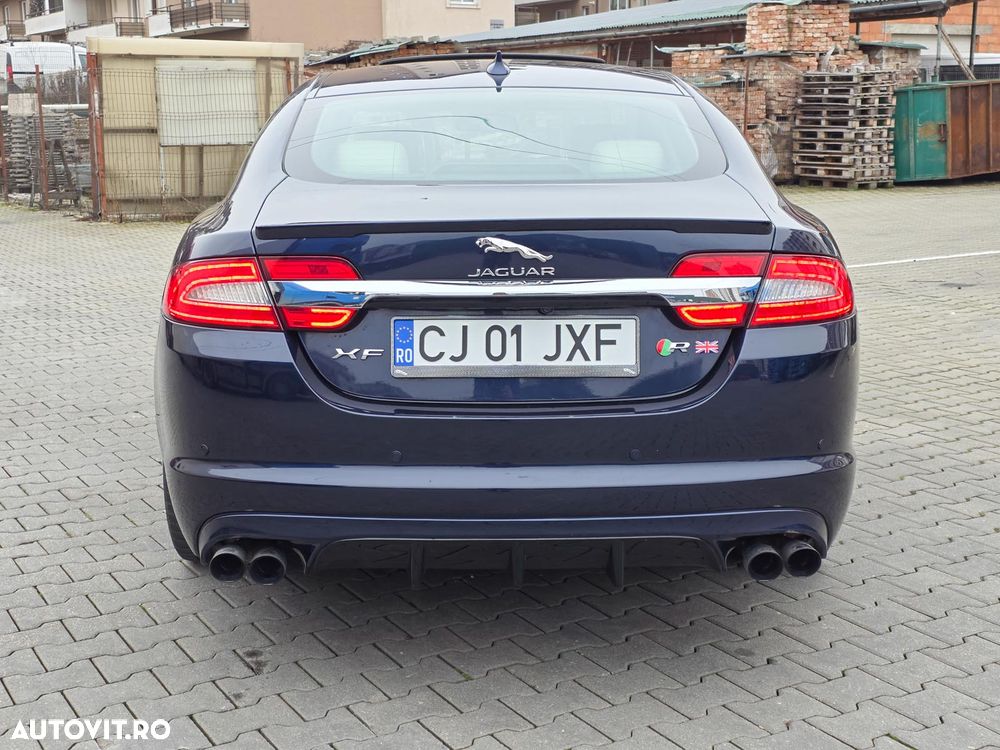 Jaguar XF 2.0 Turbo - 18