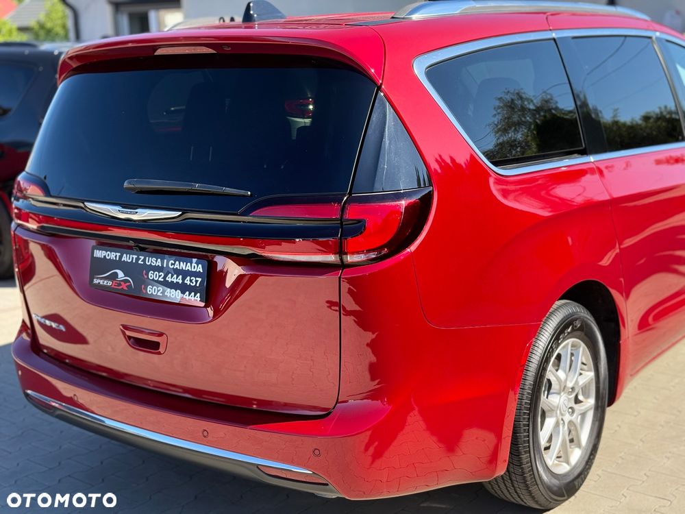 Chrysler Pacifica - 8