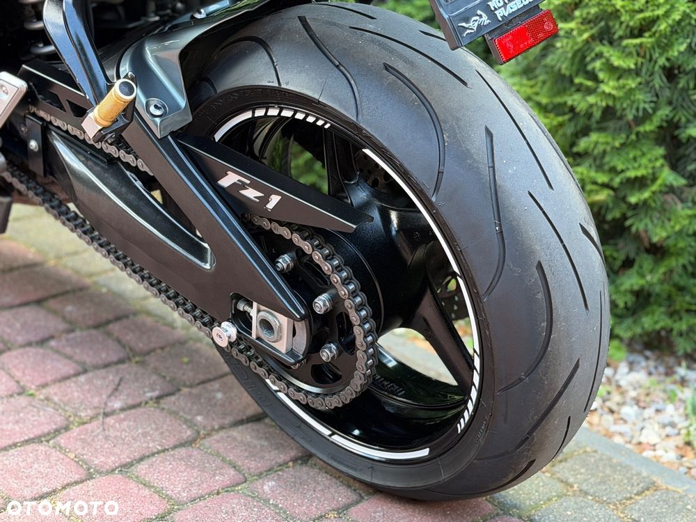 Yamaha FZ - 21
