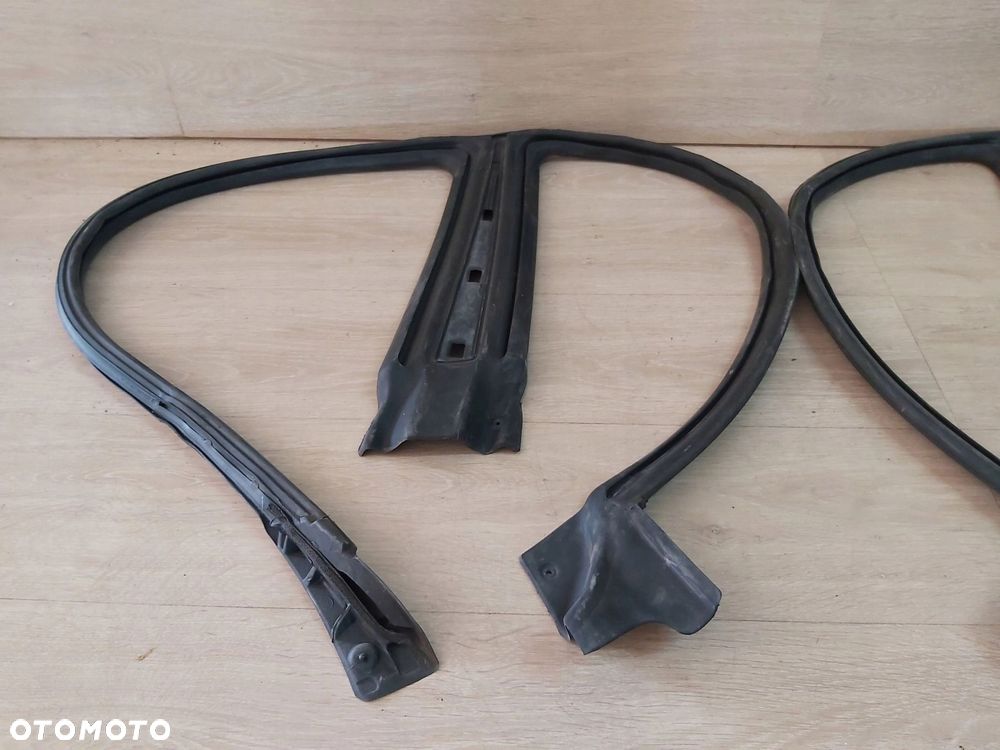 SUBARU Impreza II GD STI uszczelka drzwi lewa KOMBI - 2