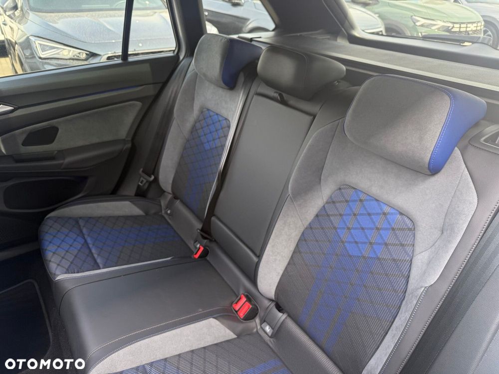 Volkswagen Golf - 16