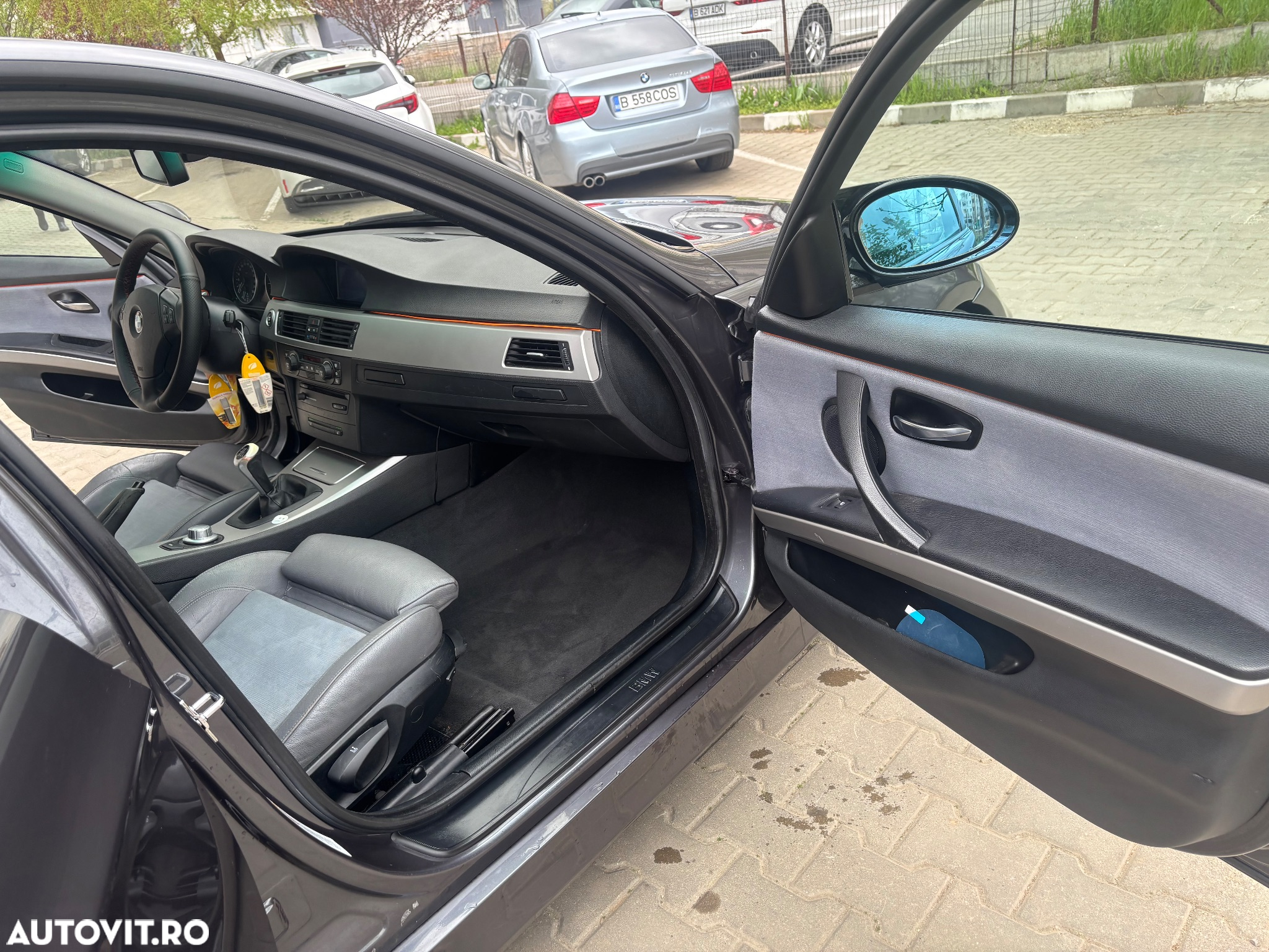 BMW Seria 3 318d Touring - 17
