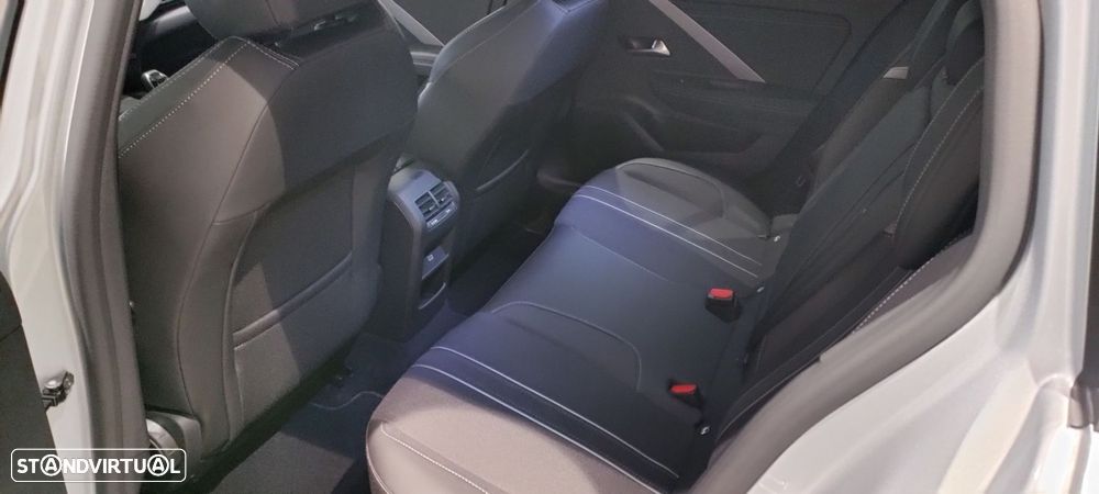 Opel Astra Sports Tourer 1.2 T GS - 17