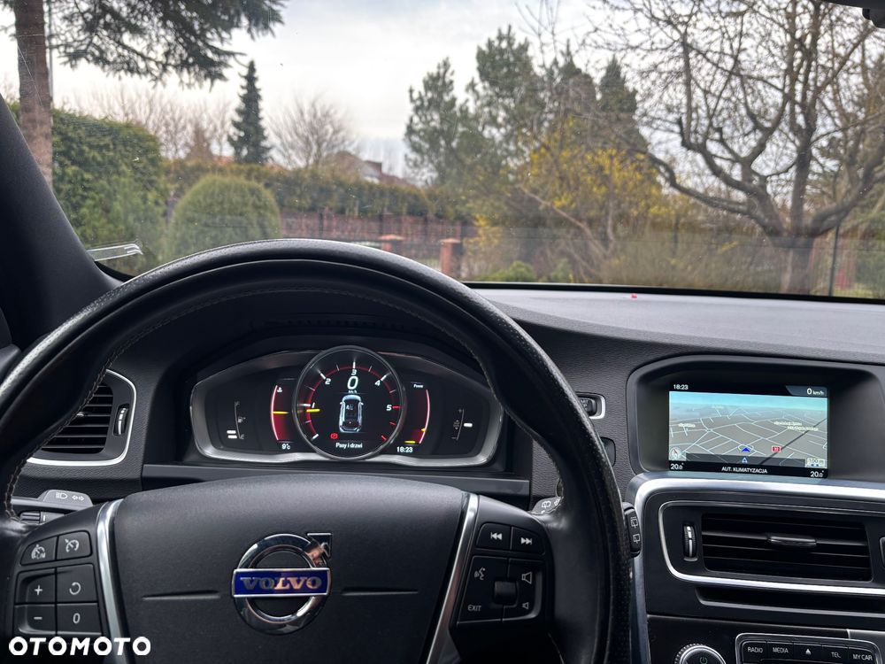 Volvo V60 D4 Drive-E R-Design Summum - 25